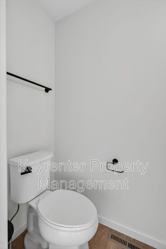 Building Photo - 112 Deer Grv Ct