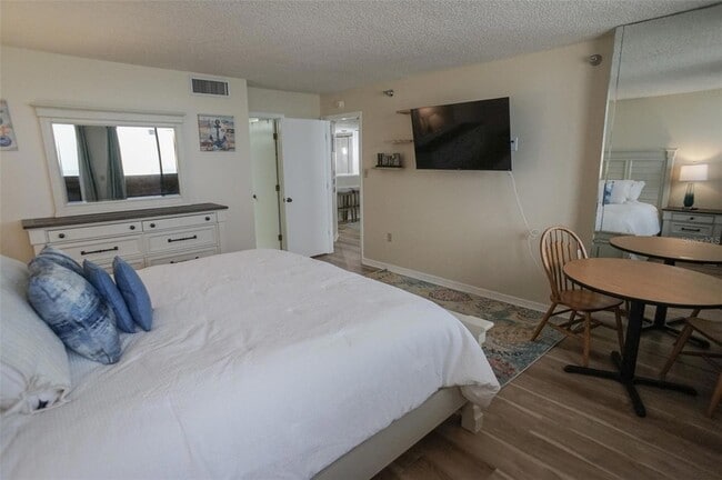 Building Photo - 1290 Gulf Blvd