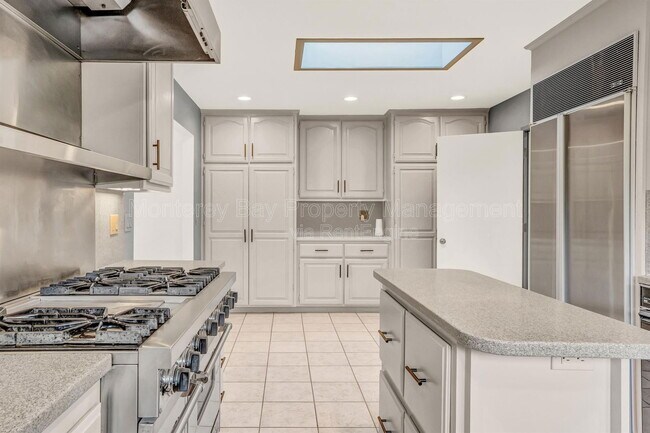 Building Photo - 4083 Sunset Ln