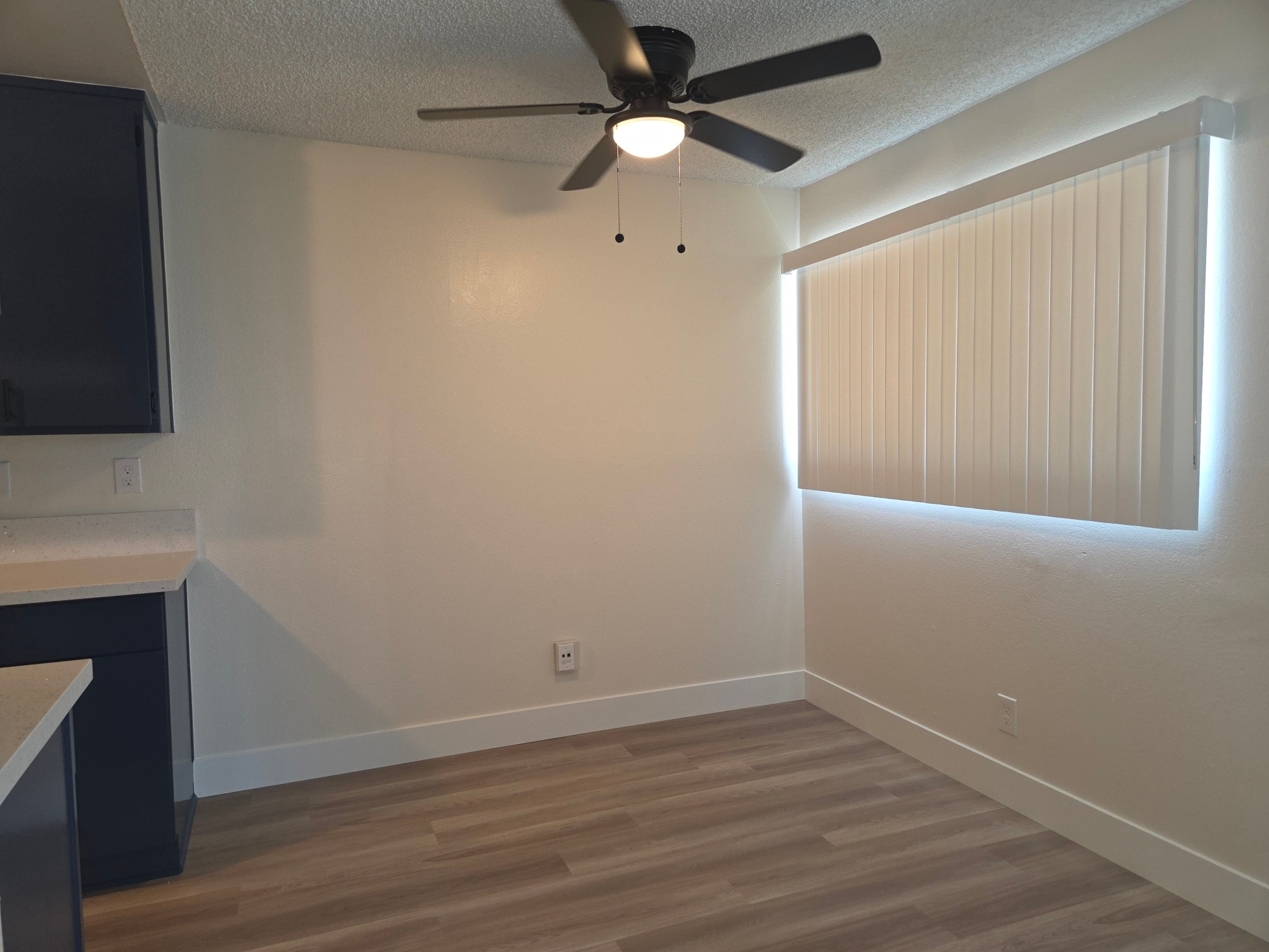 Dining area - 5530 Ackerfield Ave