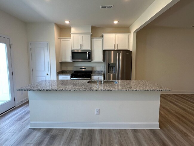 Building Photo - 90 Hyacinth Ln