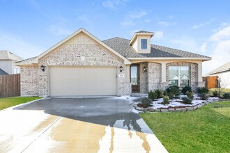 Building Photo - 312 Waverly Dr