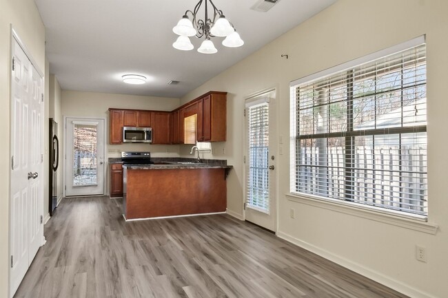 Building Photo - East Tuscaloosa Garden Home in Camden Lake