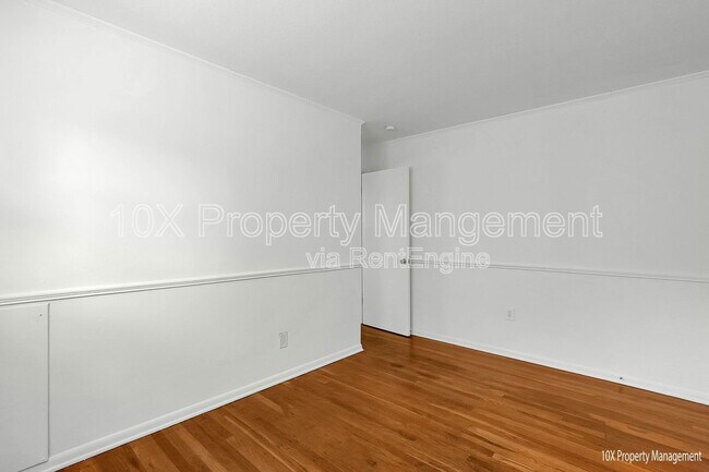 Building Photo - 1341 Coburg Rd