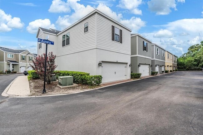 Building Photo - 845 Aurora Way