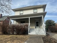 Building Photo - 3-Bedroom Home near Downtown Bloomington!