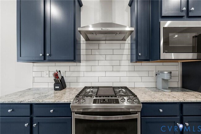 Building Photo - 12221 Dutch Elm Cir