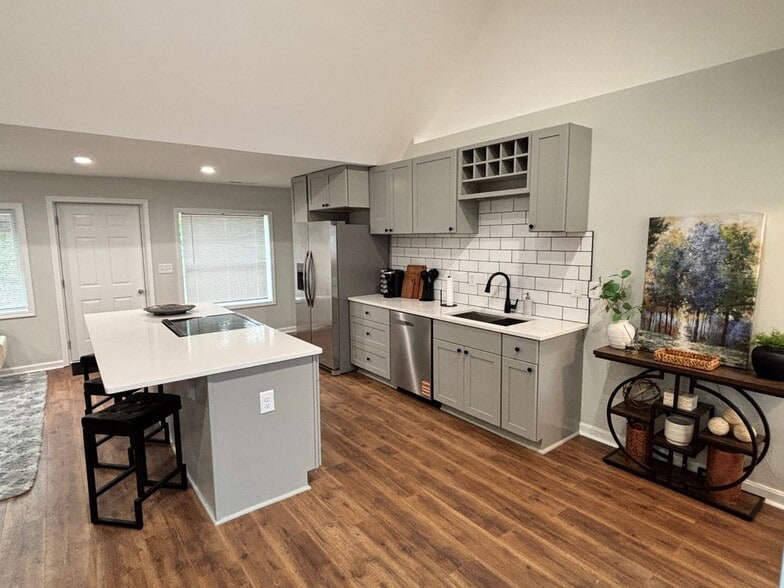 Building Photo - 1739 Carter Cir