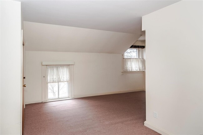 Building Photo - 9901 Arthur Ln