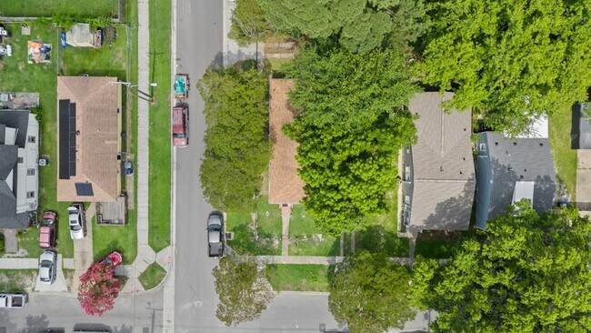 Building Photo - 3301 Marne Ave