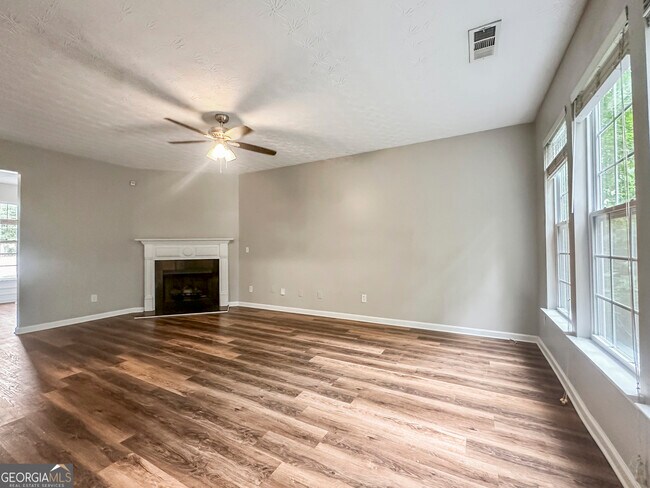 Building Photo - 3855 Shenfield Dr