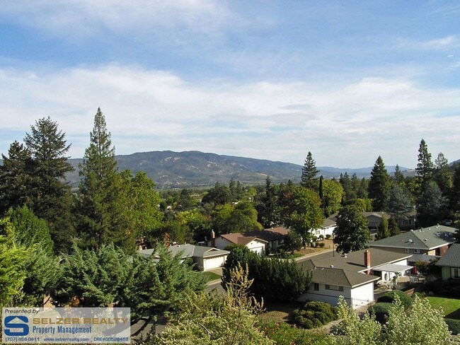 Building Photo - Charming 2 bd. condo in a lovely west hills setting!