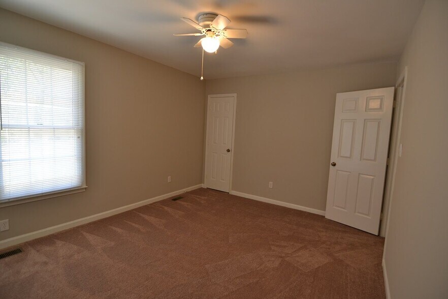 Bedroom - 730 Branniff Dr