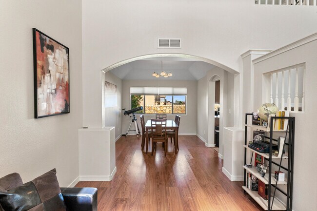 Building Photo - 1529 Luz De Sol Dr