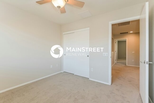 Building Photo - 10559 E Pleasant Pasture Dr