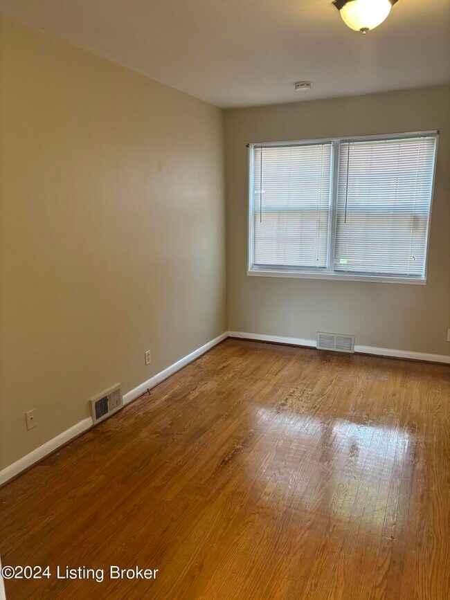 Building Photo - 3802 Nanz Ave