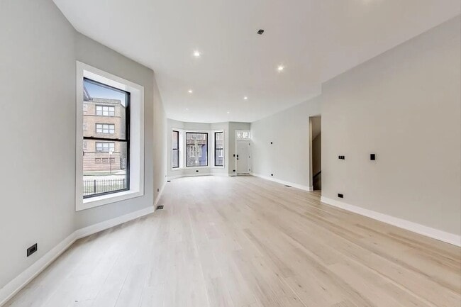 Building Photo - 1311 N Rockwell St