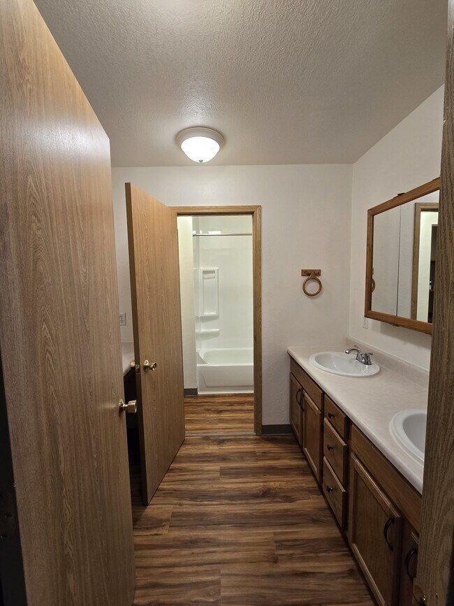 Building Photo - 77 Slater Dr