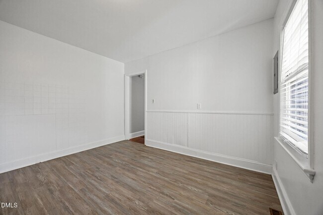 Building Photo - 1208 S 9th St