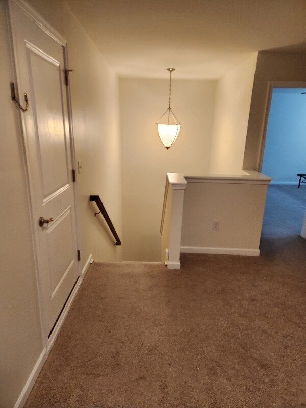 Building Photo - 2041 Leeds Ln