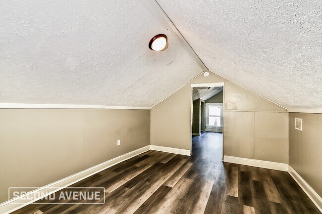 Building Photo - 2114 Greenwood Ave