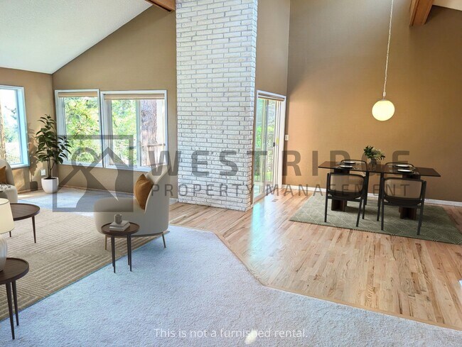 Building Photo - 1480 Hemlock St