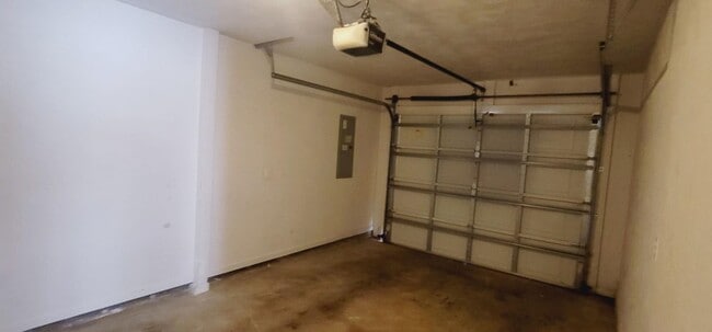 Building Photo - 1870 Nena Hills Dr