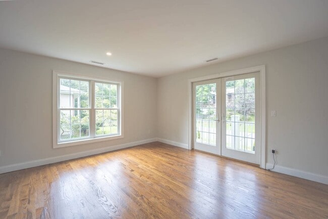 Building Photo - 1 Kewanee Rd