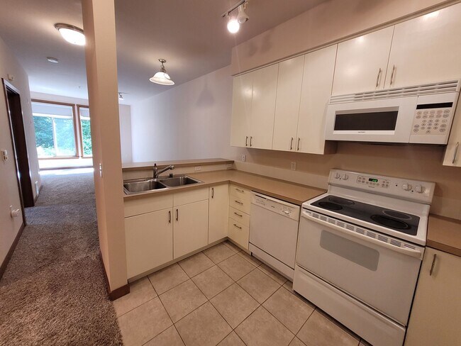 Building Photo - Tranquil One Bedroom Condo in central location - Gladstone