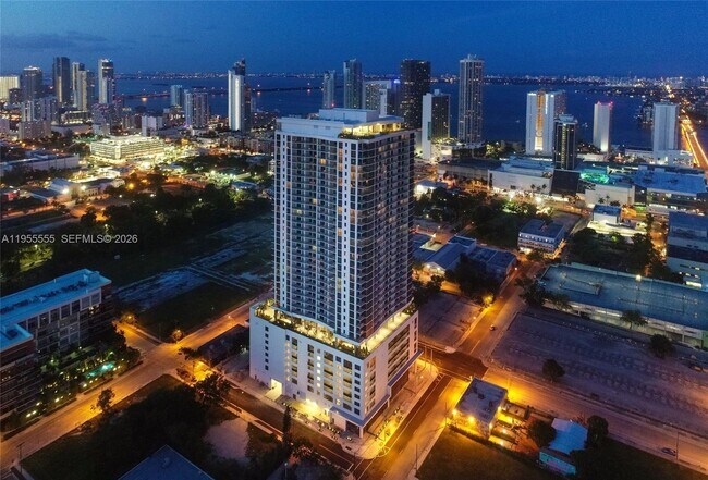 Building Photo - 1600 NE 1st Ave