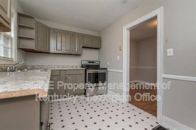 Building Photo - 200 Floral Park