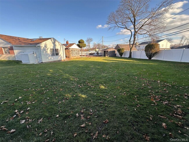 Building Photo - 2480 Fir Ct