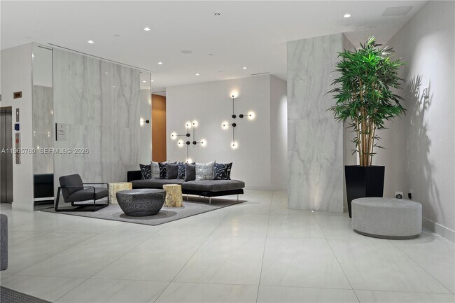 Building Photo - 17550 Collins Ave