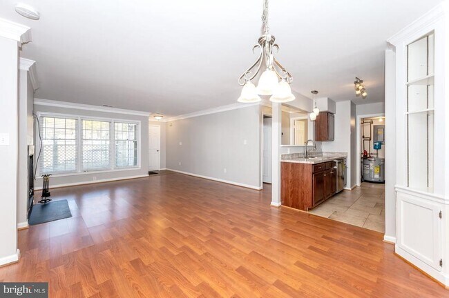 Building Photo - 20507 Shadyside Way