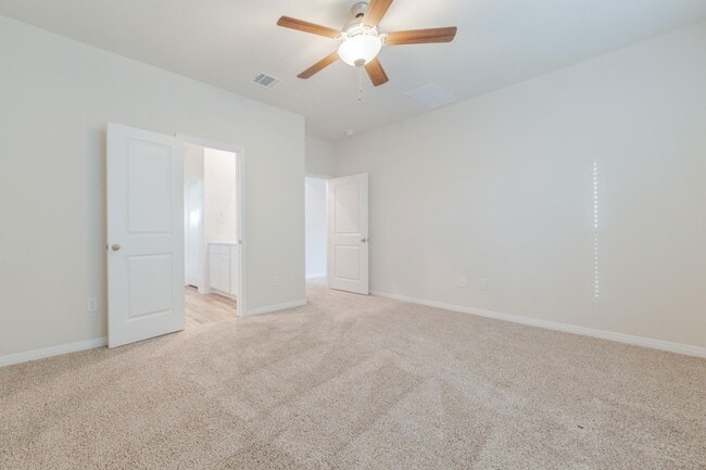 Building Photo - 14317 Heartland Dr