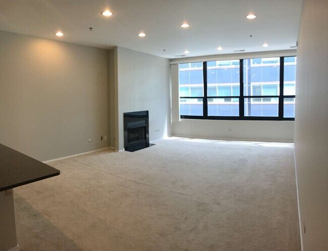 Building Photo - 130 S Canal St