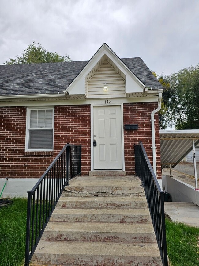 Building Photo - 129-137 W 200 N St