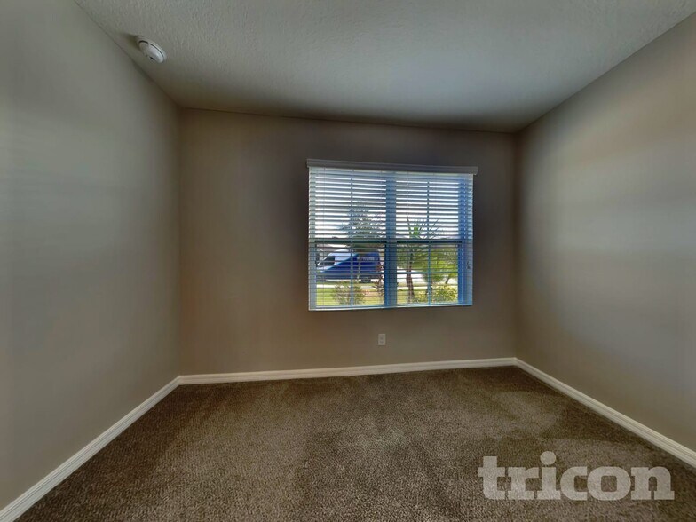 Building Photo - 4262 Roberta Dr