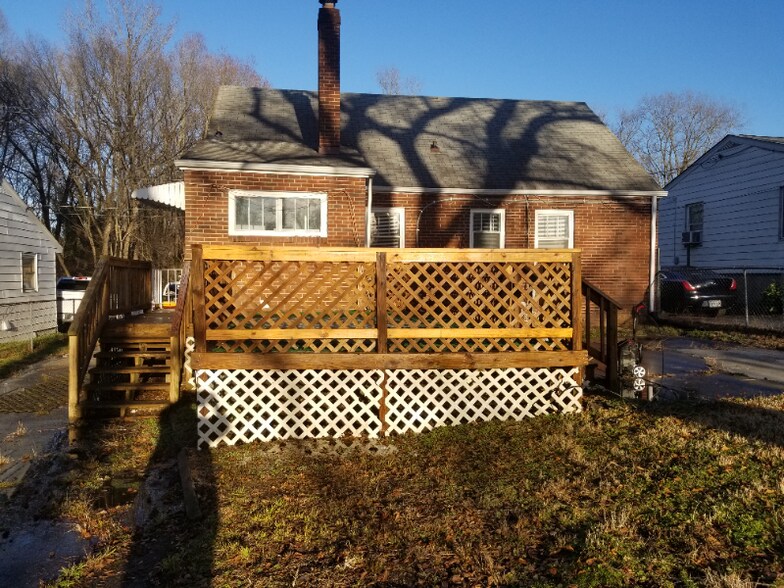 Building Photo - 342 Poplar St