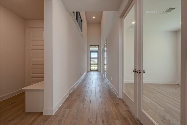 Building Photo - 30223 Gold Finch Pl