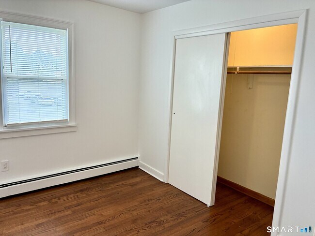Building Photo - 658 Beechmont Ave