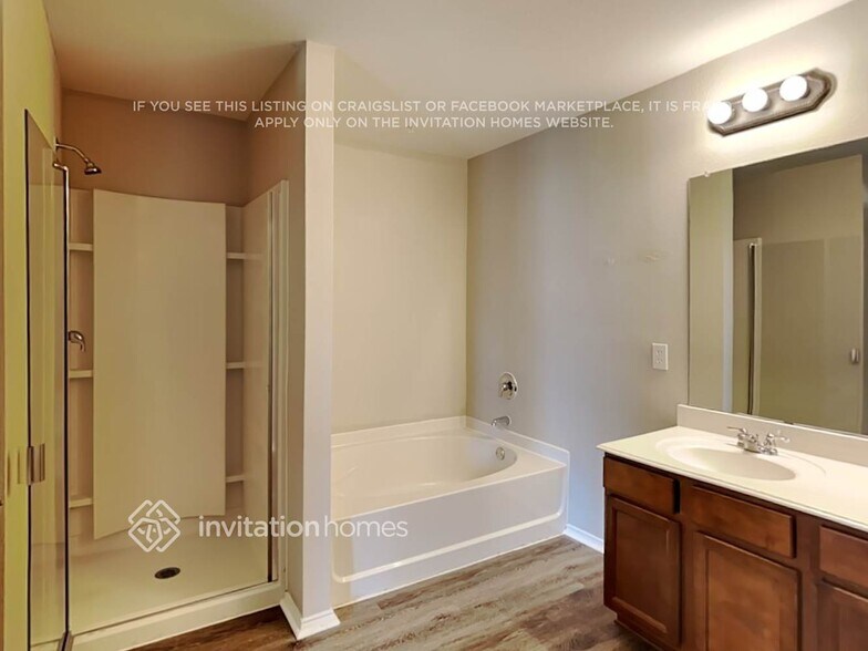 Building Photo - 602 Azalea Dr