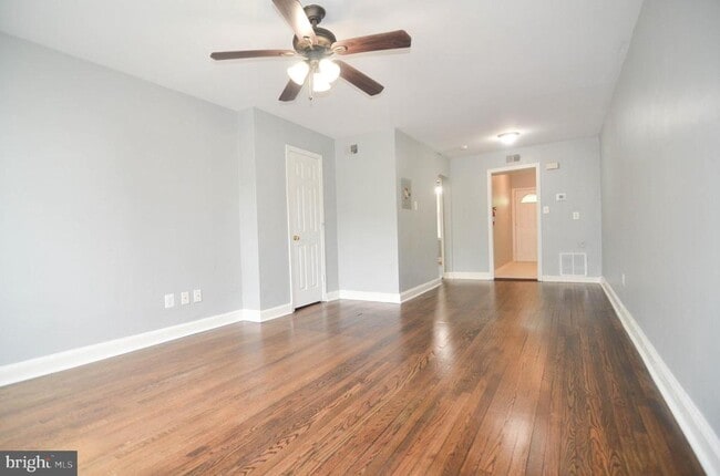 Building Photo - 39 Galveston Pl SW