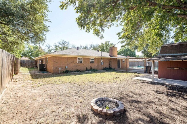 Building Photo - 1046 Jan Lee Dr