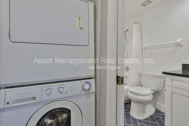 Building Photo - 4801 Osprey Dr S