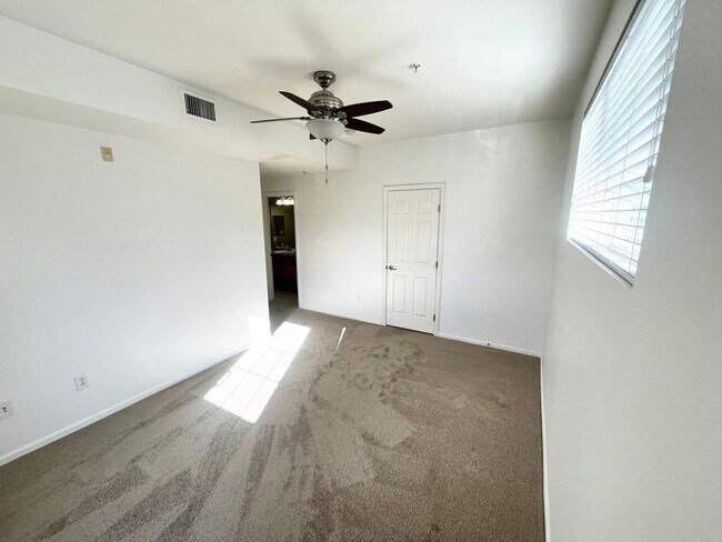 Building Photo - Charming 2BR Condo in Erie