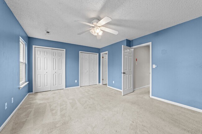 Building Photo - 802 Nottaway Dr