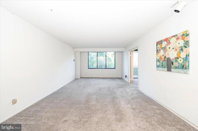 Building Photo - 5225 Pooks Hill Rd