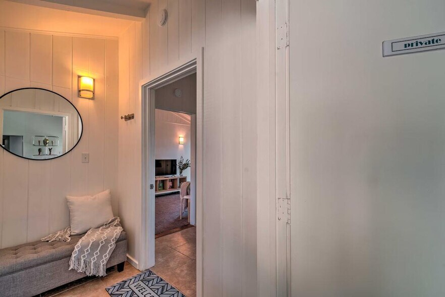 Building Photo - 2933 La Combadura Rd