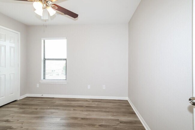 Building Photo - 18446 Sunrise Pines Dr